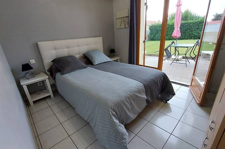 Location de vacances pour 2 personnes, avec jardin et terrasse dans Étang de Cazaux et de Sanguinet - 2