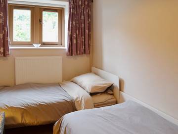 Vacation Rental for 4 Guests in Westbury-sub-Mendip, Somerset, Picture 4