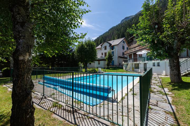 Gîte pour 3 personnes, avec piscine et balcon, adapté aux familles dans Argentière - 2
