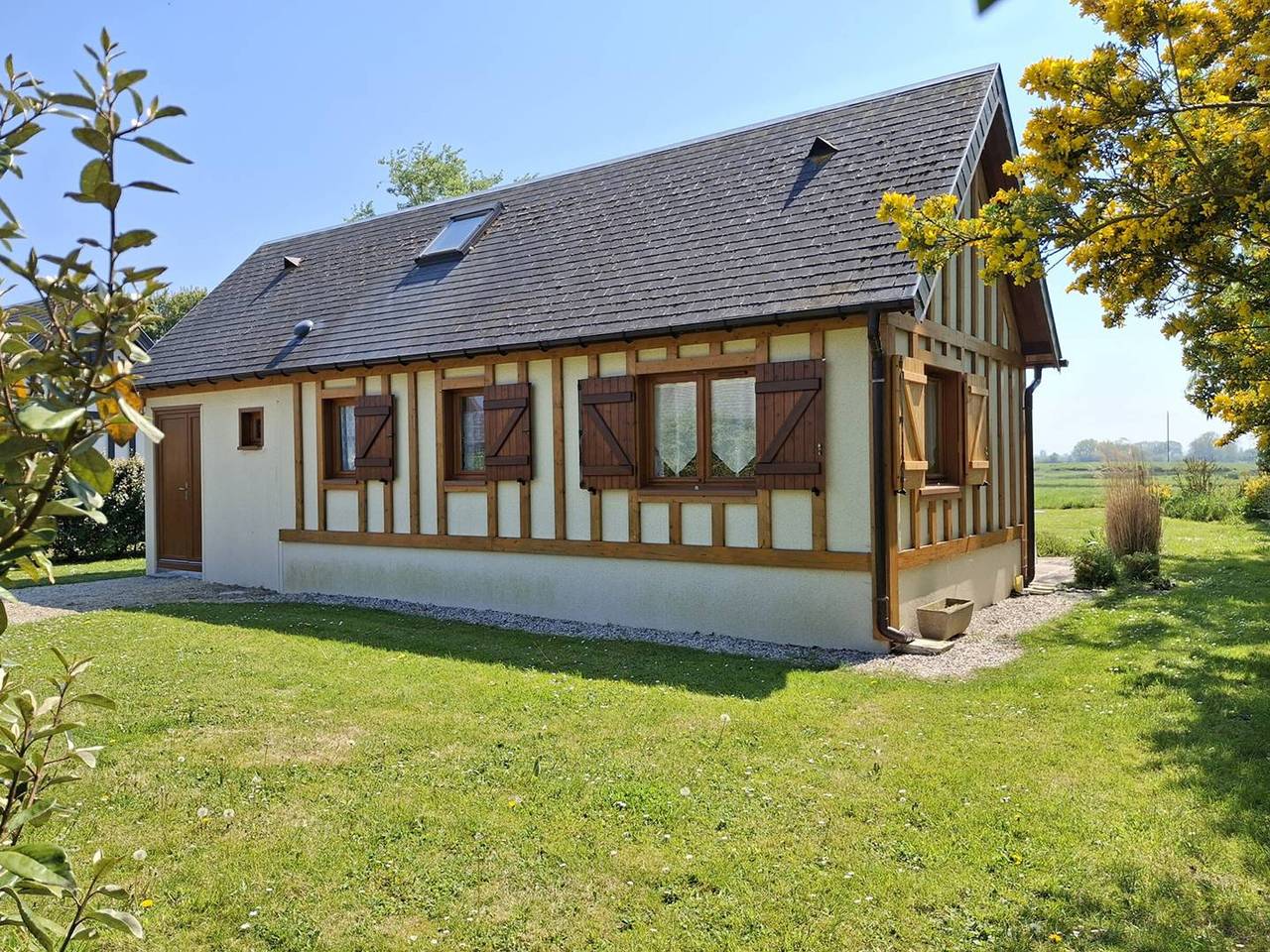 Authentisches Chalet nahe am Strand für 6 Personen in Merville-Franceville-Plage, Caen und Umgebung