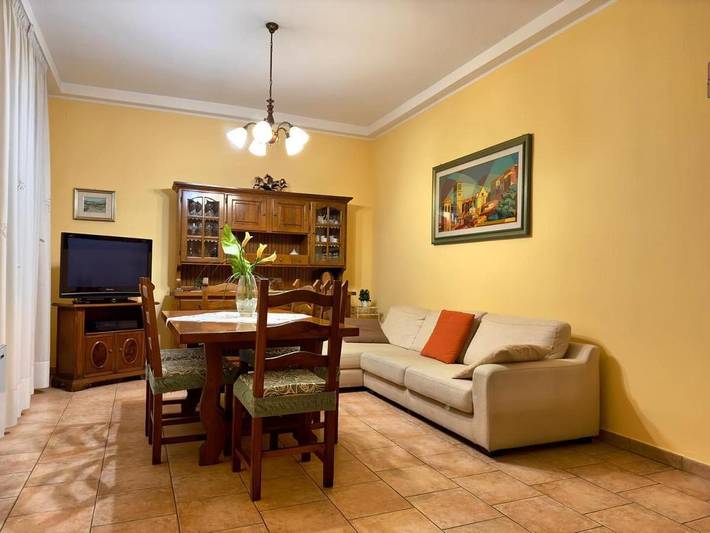 Casa vacanza per 6 persone, con giardino e panorama in Bastia Umbra