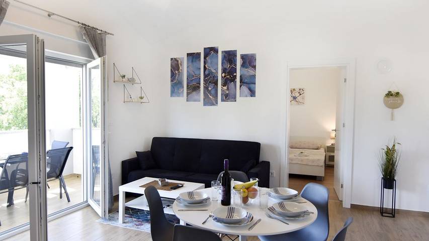 Ferienwohnung für 5 Personen, mit Pool und Terrasse