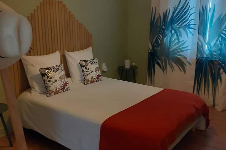 Location de vacances pour 10 personnes, avec piscine ainsi que terrasse et jardin à Cancon - 2