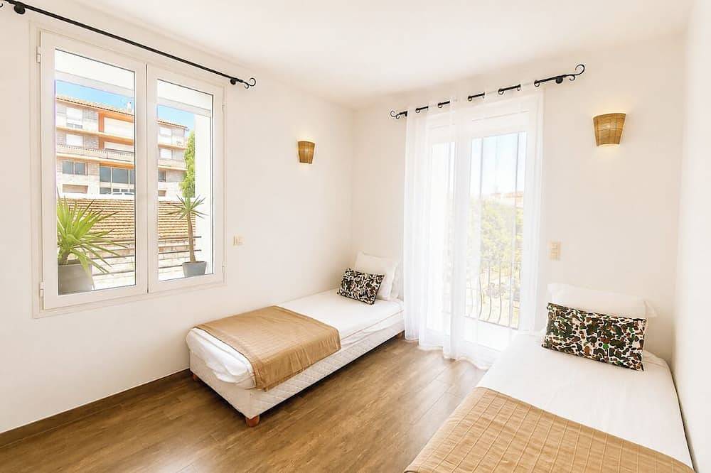 Appartement entier, Appartement  lumineux avec grande terrasse centre ville porto vecchio in Porto-Vecchio, Arrondissement de Sartène