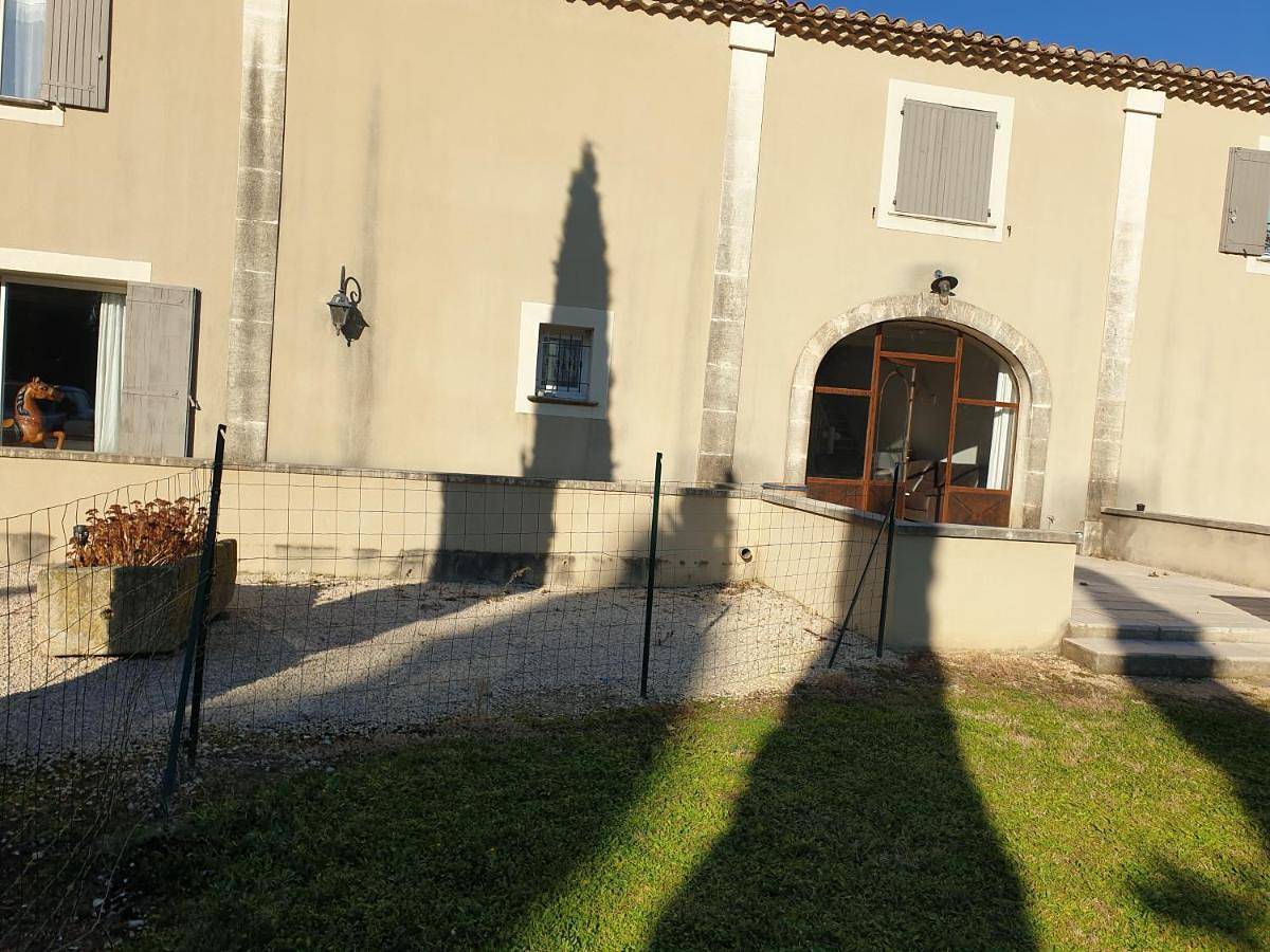 Two-Bedroom House in Châteaurenard, Région d'Arles