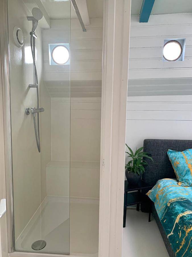 Geheel vakantieappartement, Houseboat in Amsterdam in Amsterdam Oost, Nederlandse kust