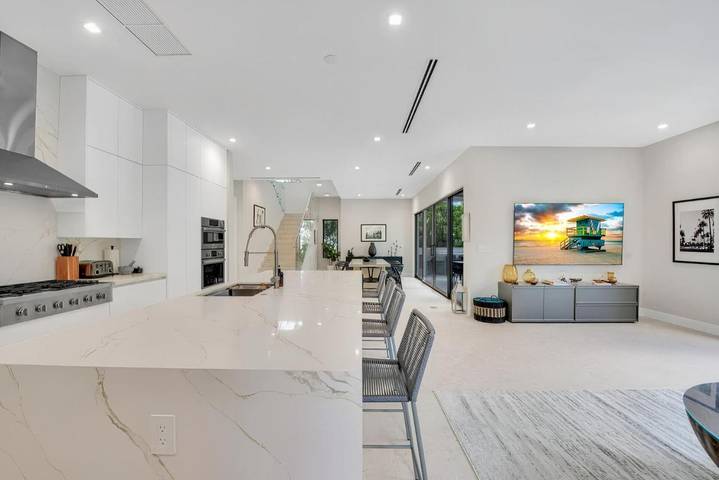 Villa pour 12 personnes, avec Jacuzzi et Terrasse ainsi que Jardin et Piscine à Nice - 4