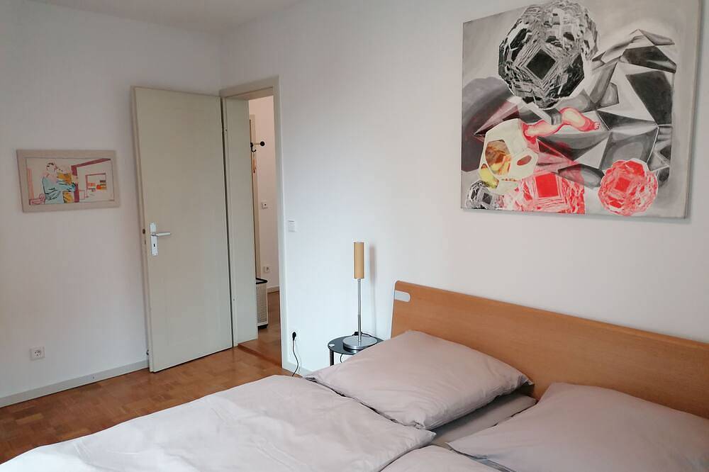 Ganze Wohnung, Exklusive Ferienwohnung in Architekten Villa - nähe Theater in Meiningen, Werratal