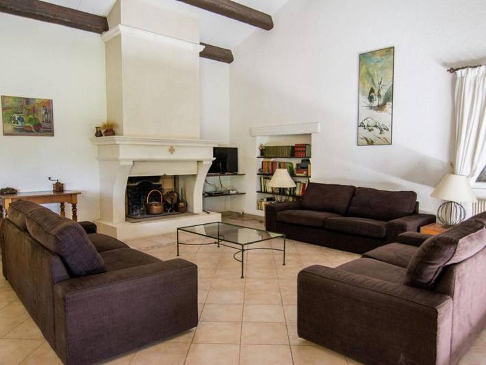 Villa pour 12 personnes, avec Balcon et Terrasse ainsi que Piscine et Vue sur le lac