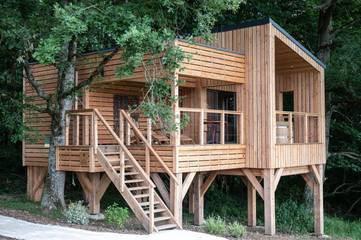 Maison de campagne pour 2 personnes, avec piscine ainsi que vue et jardin à Courcerault