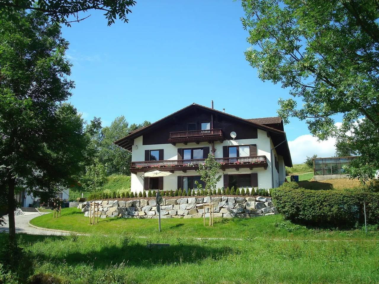 Entire apartment, Apartment 'Ferienwohnungen Memminger' with Private Terrace and Wi-Fi in Aicha vorm Wald, Eastern Bavaria