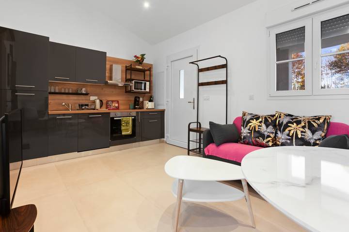 Appartement entier, Appartement 'La Casa 177 - 1' avec balcon, Wi-Fi et climatisation in Fréjus Plage, Fréjus