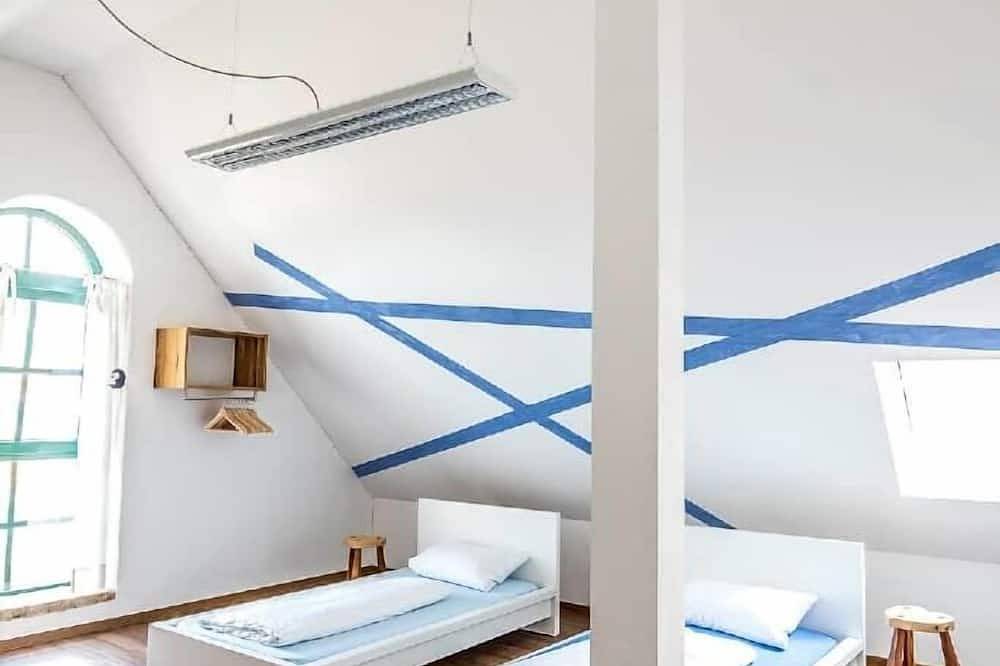 Ganze Wohnung, Ferienwohnung \"Mondschein\" mit Galerie und Balkon in Schwarzach b.Nabburg, Naturpark Oberpfälzer Wald