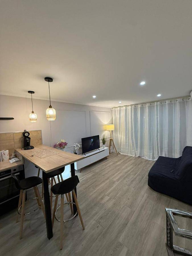 Gîte pour 4 personnes, avec terrasse dans Port Gregau