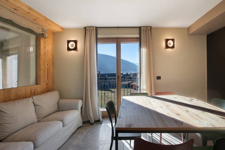 Ganze Wohnung, Ferienwohnung 'Viez' mit Bergblick, Balkon und Wi-Fi in Mazzo di Valtellina (Dorf), Mazzo di Valtellina
