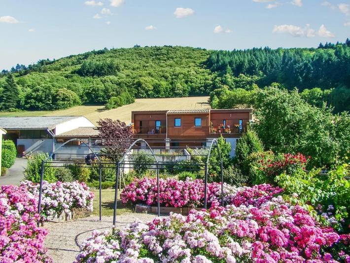 Gîte pour 6 personnes, avec terrasse et jardin à Fayet