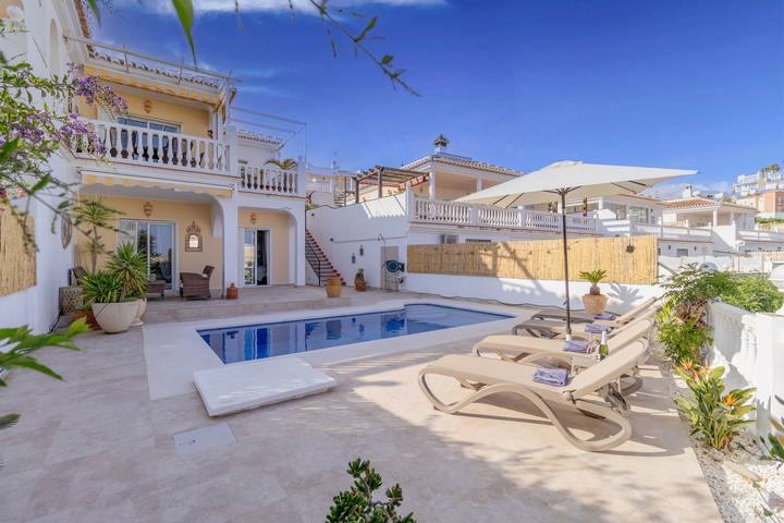 Ferienhaus für 6 Personen, mit Balkon und Garten in Torrox