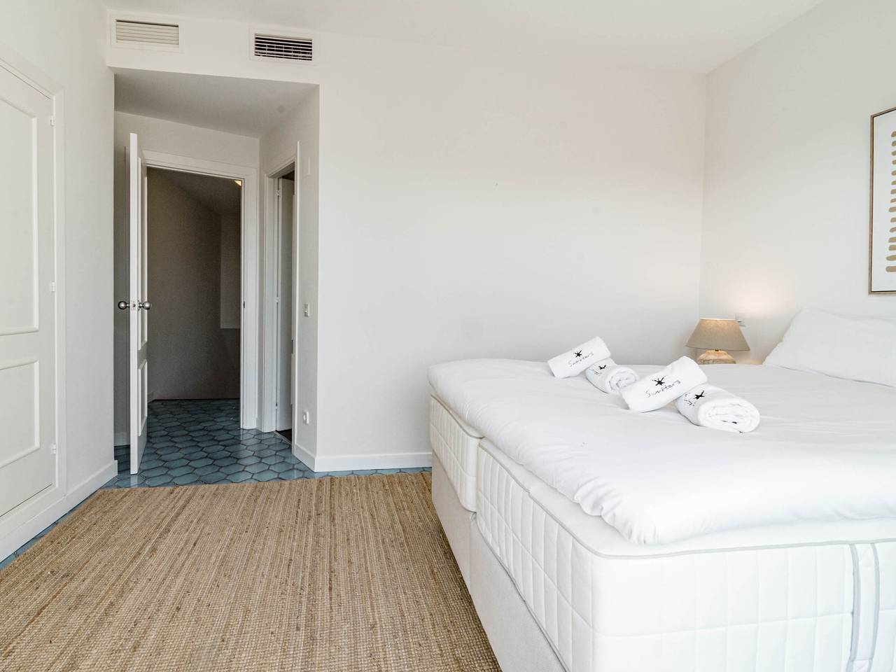 Maison mitoyenne à Marbella, 2 chambres, piscine et climatisation in Nueva Andalucia Golf Valley, Marbella