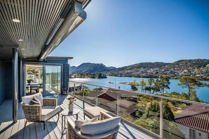 Ferienhaus für 12 Personen, mit Balkon und Garten in Bergen - 4