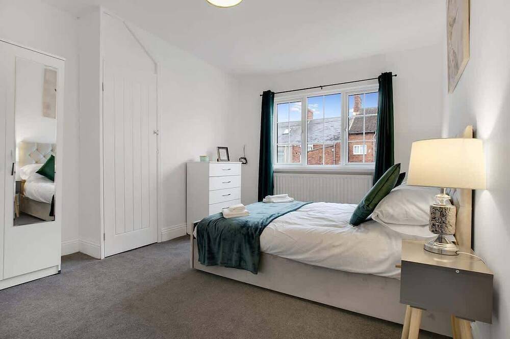 Comfortable three Bedroom Family Apartment in Sunderland