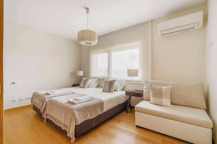 Appartement entier, Excellent Central Luxury, 2 chambres / garage 2Wc, pas besoin de voiture, 8 min à pied de la plage in Cascais e Estoril, Costa de Lisboa