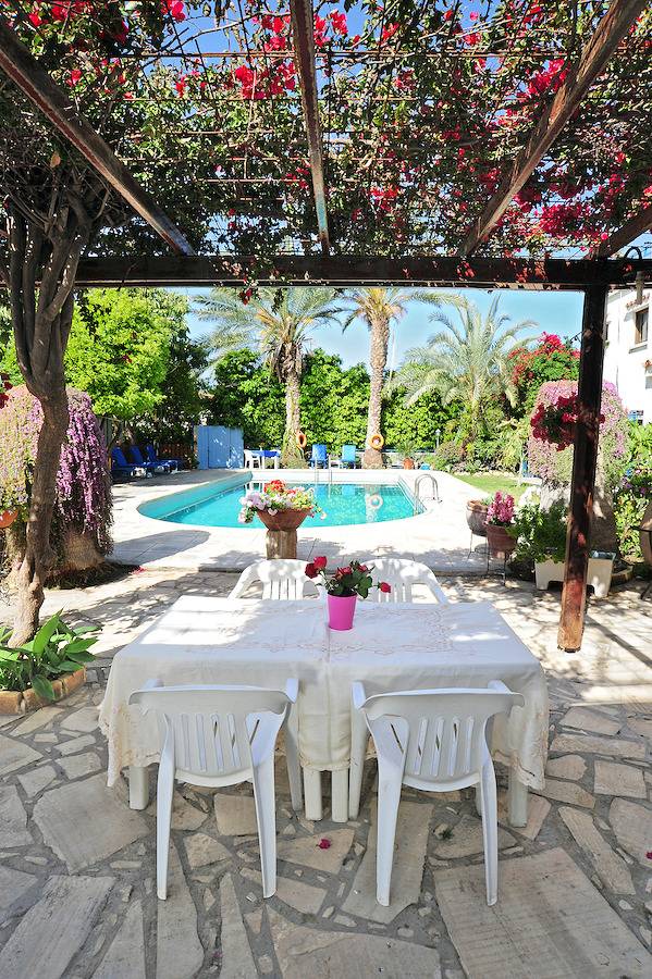 Ferienwohnung für 4 Personen, mit Meerblick und Balkon/Terrasse sowie Garten und Ausblick auf Zypern