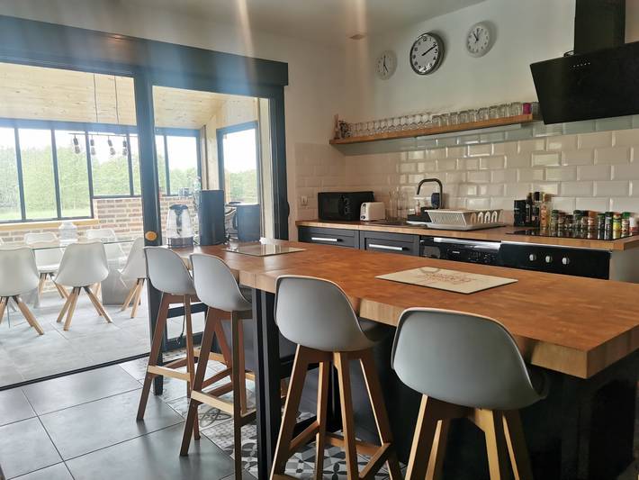 Gîte pour 15 personnes, avec terrasse ainsi que vue sur le lac et jardin à Saint-Viâtre - 2