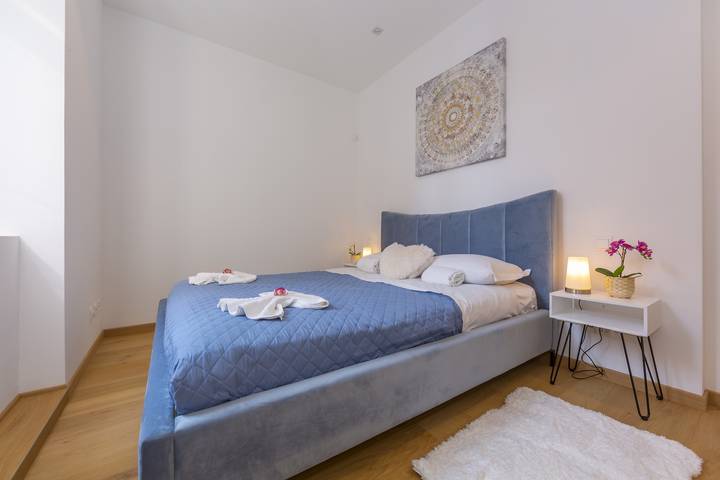 Ganze Wohnung, Heart of Lugano Apartment with Balcony in Lugano, Luganersee