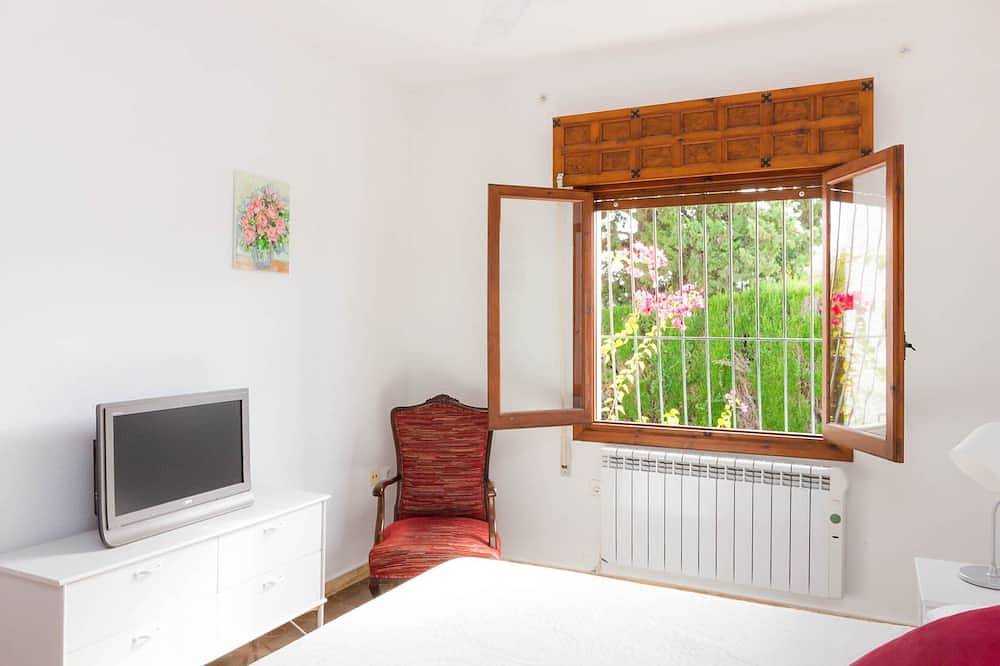 Komfortable familienfreundliche Villa. Eigener Garten und Pool. W-lan. in Dehesa de Campoamor, Orihuela