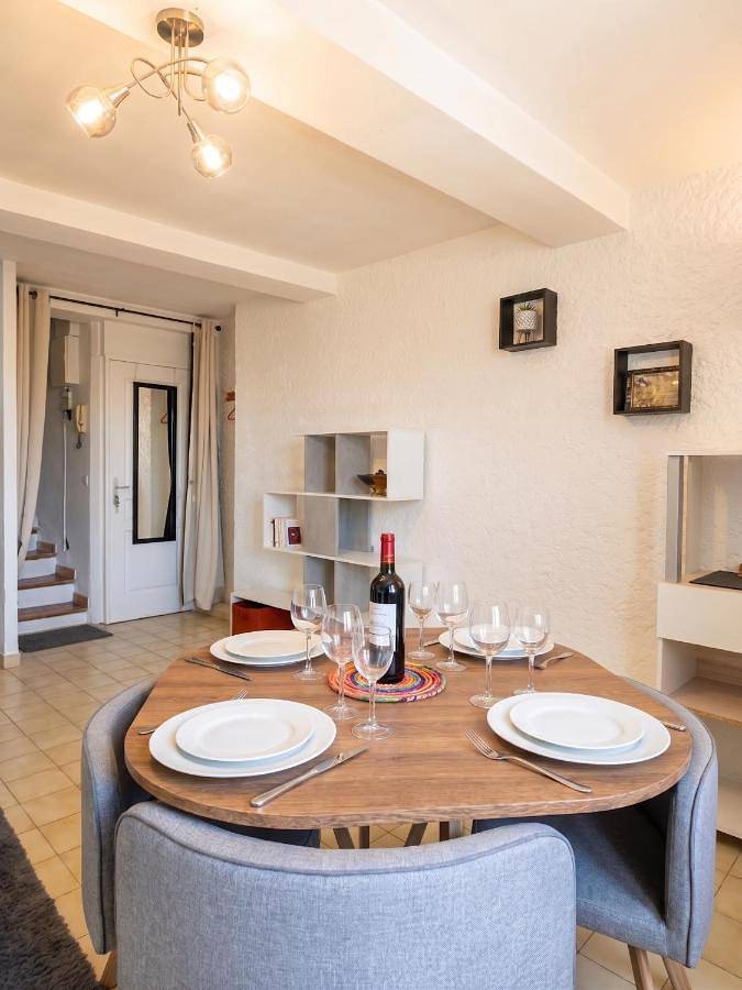 Gîte pour 4 personnes, avec vue, animaux acceptés dans Office De Tourisme De Greoux Les Bains