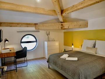 Gîte pour 2 personnes, avec jardin et piscine à Ventabren