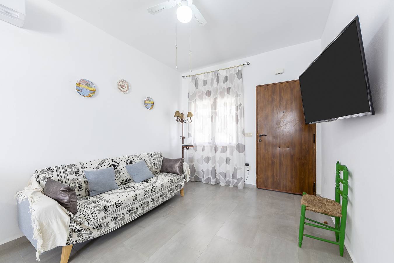 Apartamento entero, Apartamento 'Habitaciones' con vistas a la montaña, Wi-Fi y aire acondicionado in Fernán Pérez, Níjar