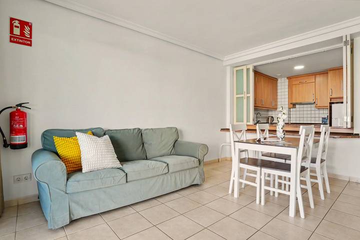 Ganze Wohnung, Ferienwohnung 'Balcón De Los Gigantes' mit Meerblick, Wlan und Klimaanlage in Puerto Santiago, Santiago del Teide