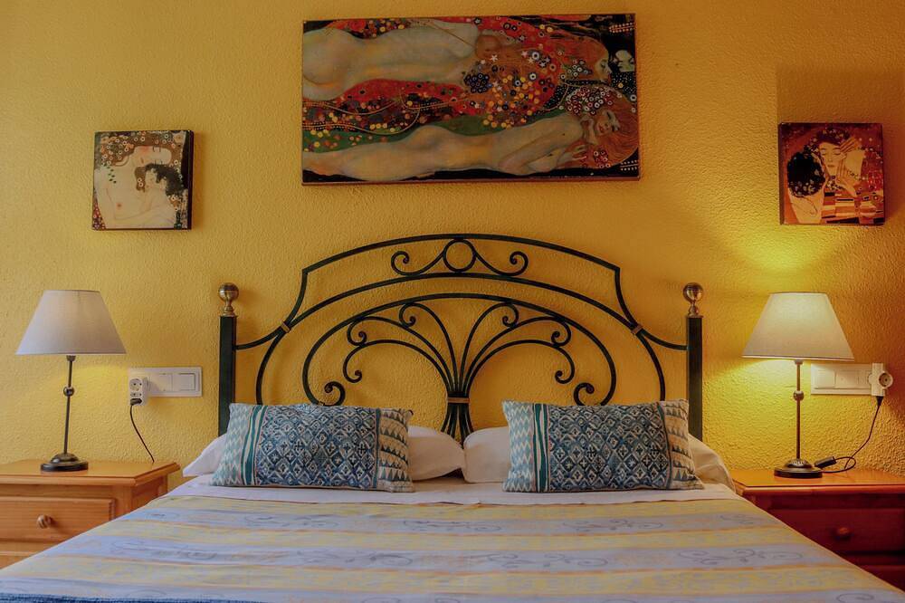 Entire apartment, Cozy Apartment to Rent for 4 only 5 min. beach  in Almunecar in the Costa Tropical Granada: Sea, history and gastronomy. Andalusia,  Spain. in Old Town Almunecar, Almuñecar