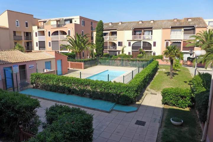 Gîte pour 4 personnes, avec piscine ainsi que terrasse et jardin dans Office De Tourisme De Canet En Roussillon