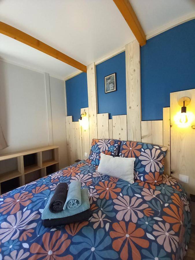 Chalet pour 4 personnes, avec piscine ainsi que vue et jardin