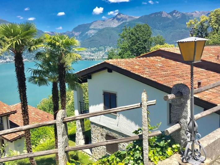 Ferienwohnung für 2 Personen, mit Balkon und Terrasse sowie Garten und Pool