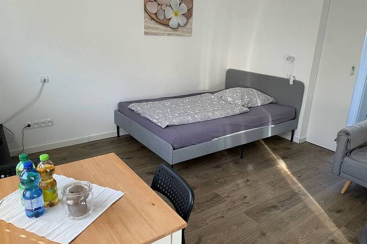 Ganze Wohnung, Nancy-1 Zimmer Ferienwohnung in Wesseling, Rhein-Erft-Kreis