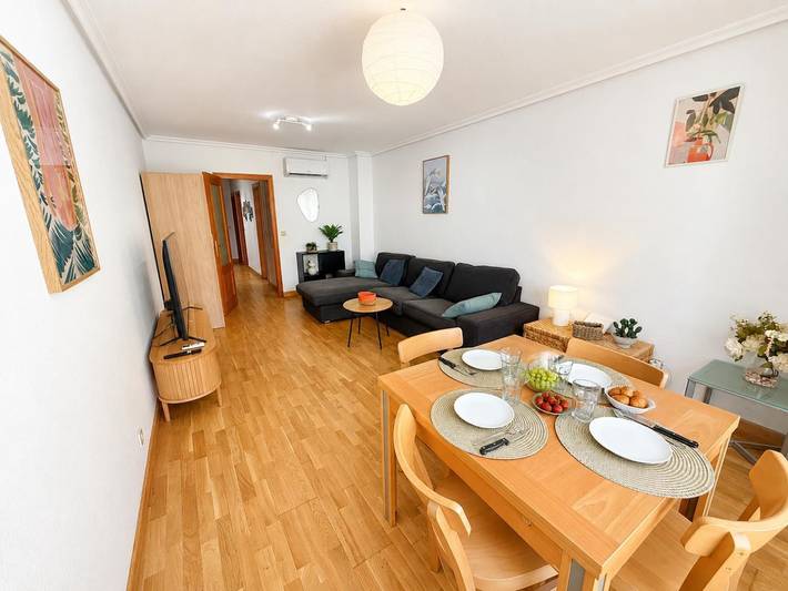 Appartamento intero, Postiguet Beach & Alicante Centre. 2 bedrooms in Raval Roig, Alicante