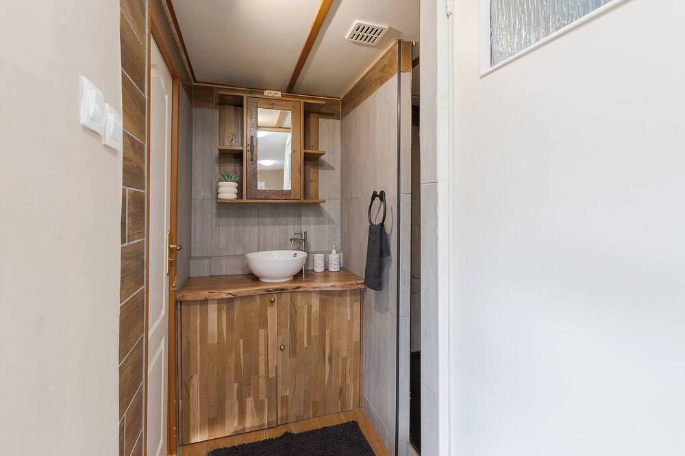 Chalet with Fireplace in the Heart of Veluwe in Putten, Veluwe