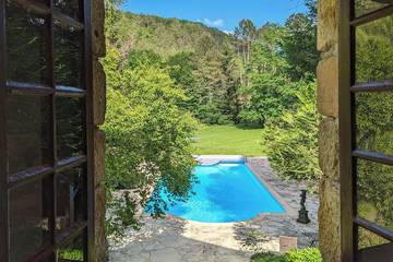 Gîte pour 4 personnes, avec jardin ainsi que balcon et piscine à Urval