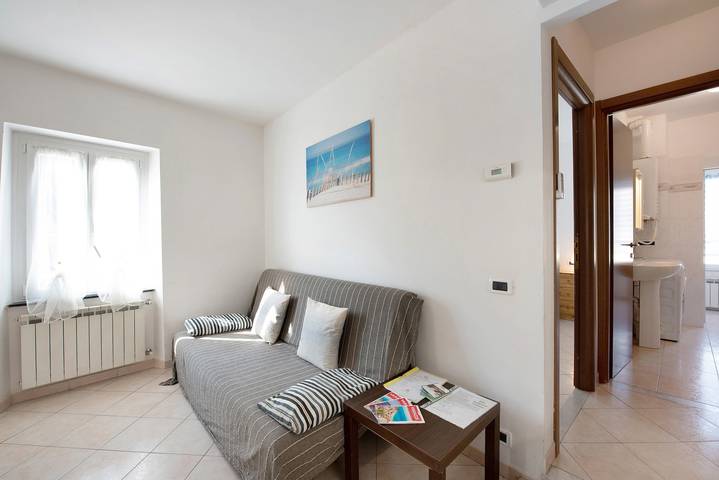 Appartamento intero, Appartamento "Trilocale San Nazario" vicino alla spiaggia con A/C in Varazze (Città), Varazze