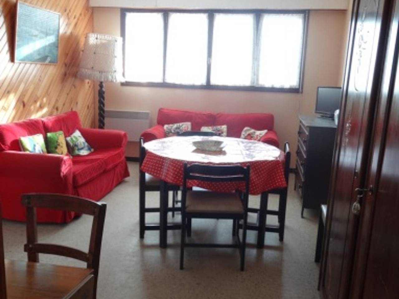 Appartement entier, Appartement lumineux accès plage, 5 pers max, tennis, parking in L'Aiguillon-la-Presqu'île, Vendée