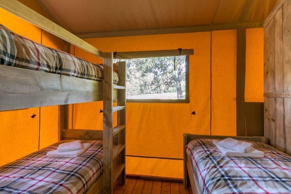 Camping 5 étoiles - Piscine - ccbefca in Gourdon, Lot