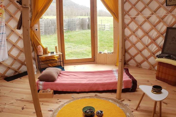 Cabane en bois pour 4 personnes, avec piscine