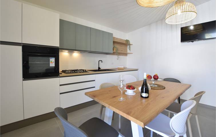 Location de vacances pour 5 personnes, avec terrasse ainsi que jardin et piscine à Marzamemi - 4