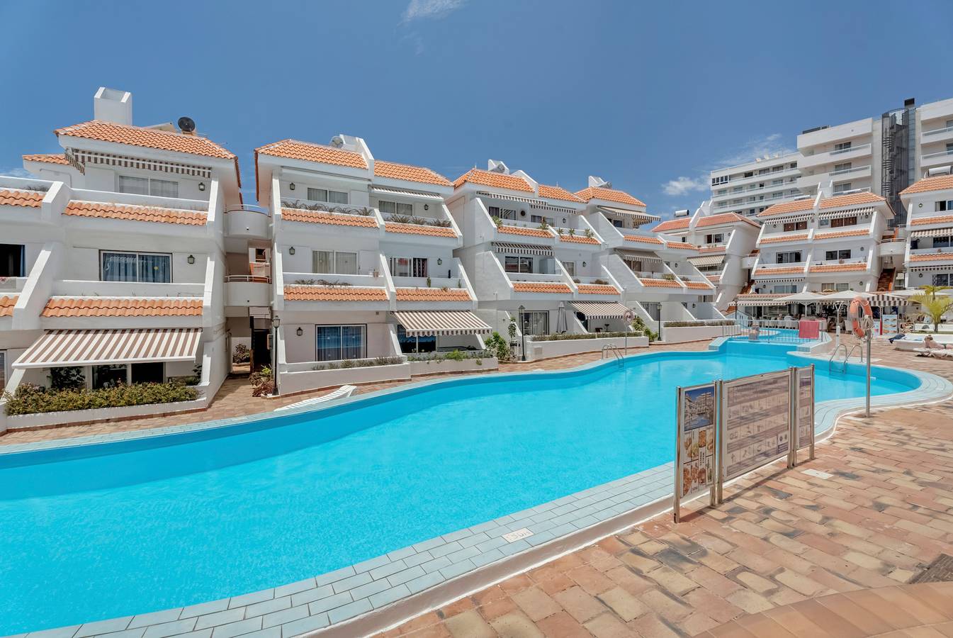 Ferienhaus 'Happiness Corner Las Floritas' mit Gemeinschaftspool, privater Terrasse und Wi-Fi in Playa de las Américas, Arona