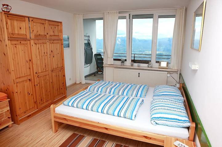Ganze Wohnung, Geräumige Fewo (50 m²) auf der Gerlitzen mit Alpenpanorama und Seeblick in Treffen am Ossiacher See, Gerlitzen