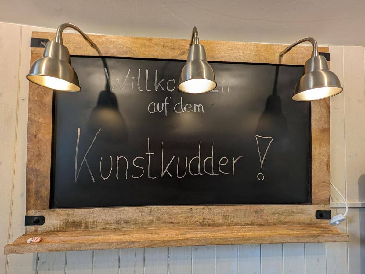 Schute "Kunstkudder" im Hansehafen in Stade, Cuxland