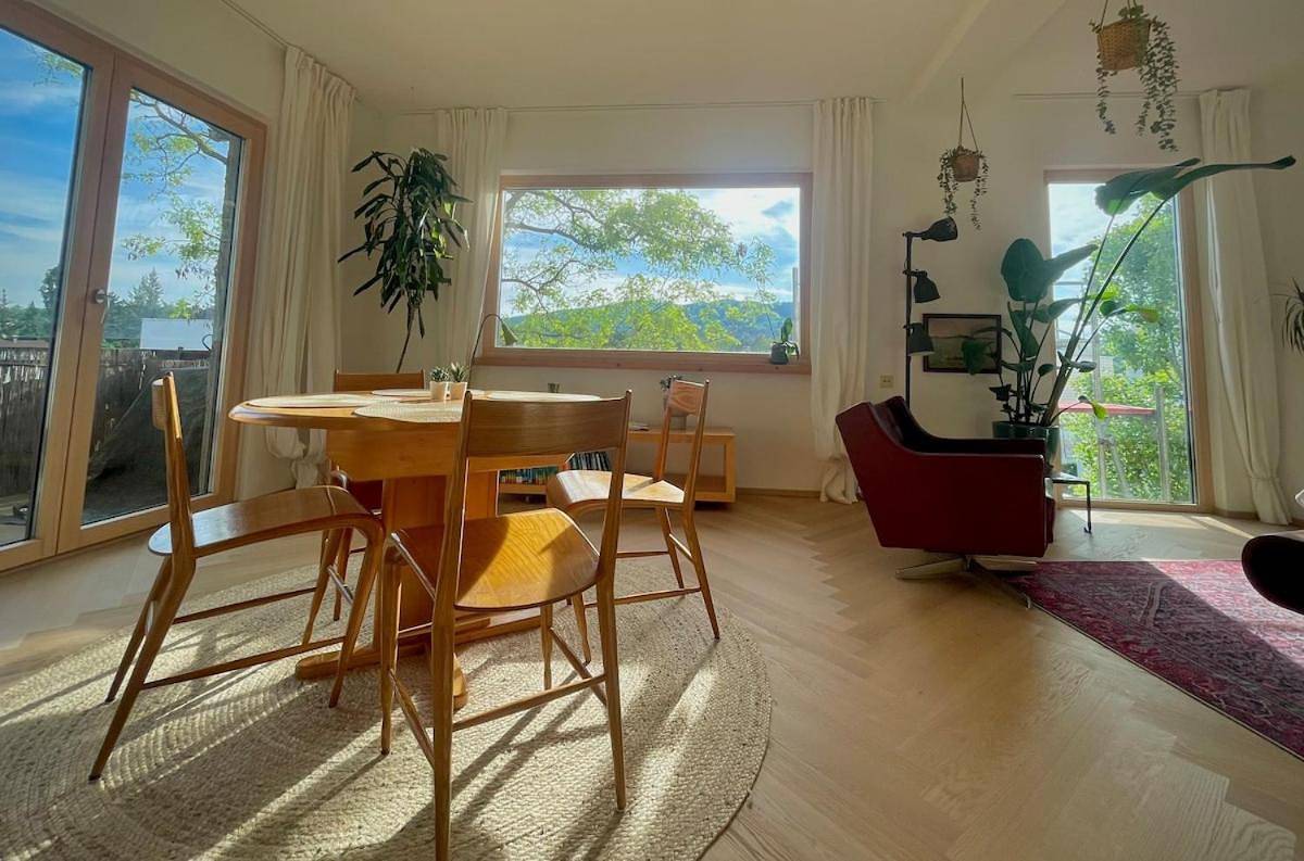 Ganze Wohnung, Light-flooded apartment with balcony in Perchtoldsdorf, Bezirk Mödling